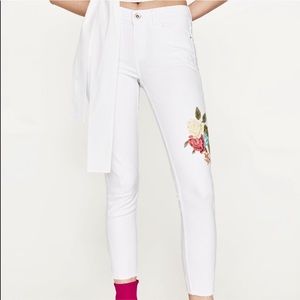NWT ZARA Skinny Jeans with Floral Embroidery!!!